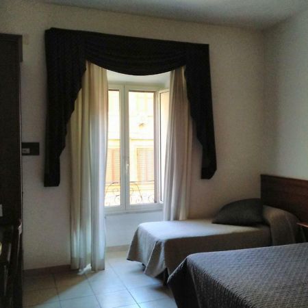 Francesca Tourist Apartment Rzym Zewnętrze zdjęcie