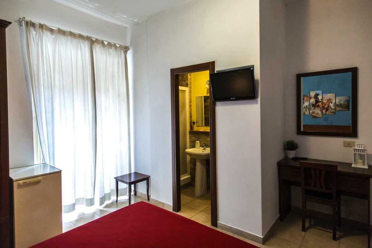 Francesca Tourist Apartment Rzym Zewnętrze zdjęcie